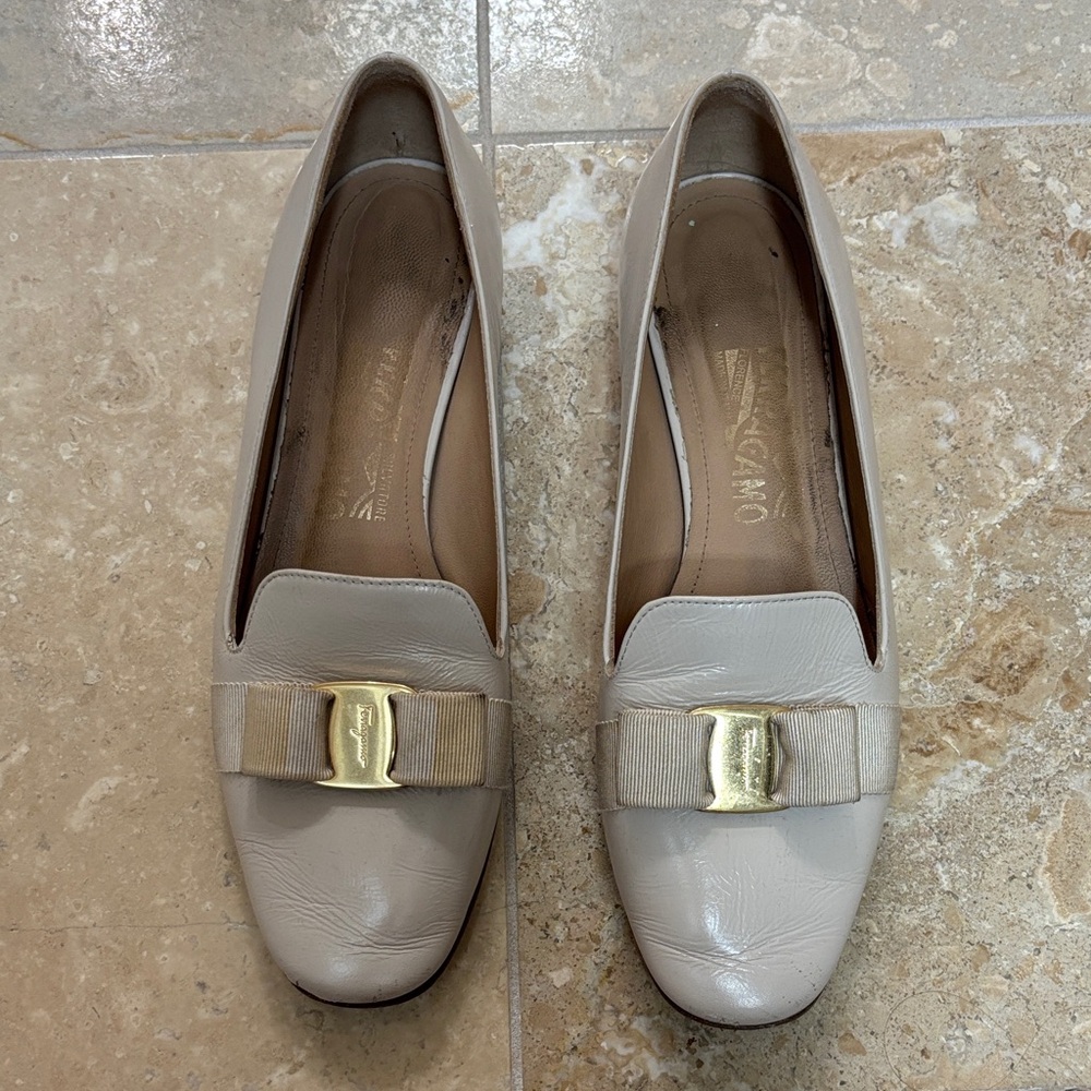 Ferragamo Vara Bow Loafers Size 7